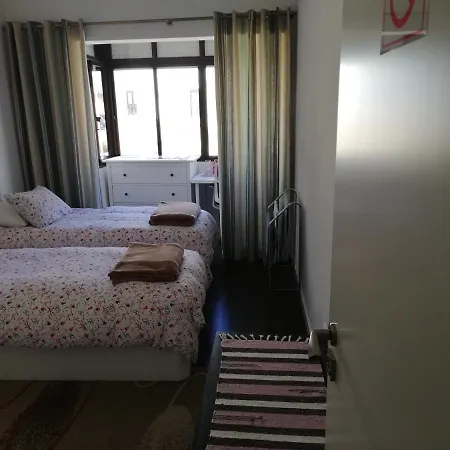 Anthony's Place Kwatera prywatna Almada